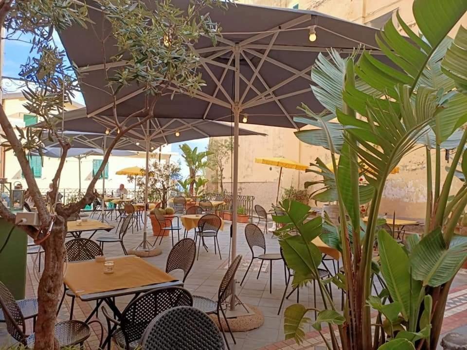 La Terrazza Bed & Breakfast บอร์ดิเกรา ภายนอก รูปภาพ