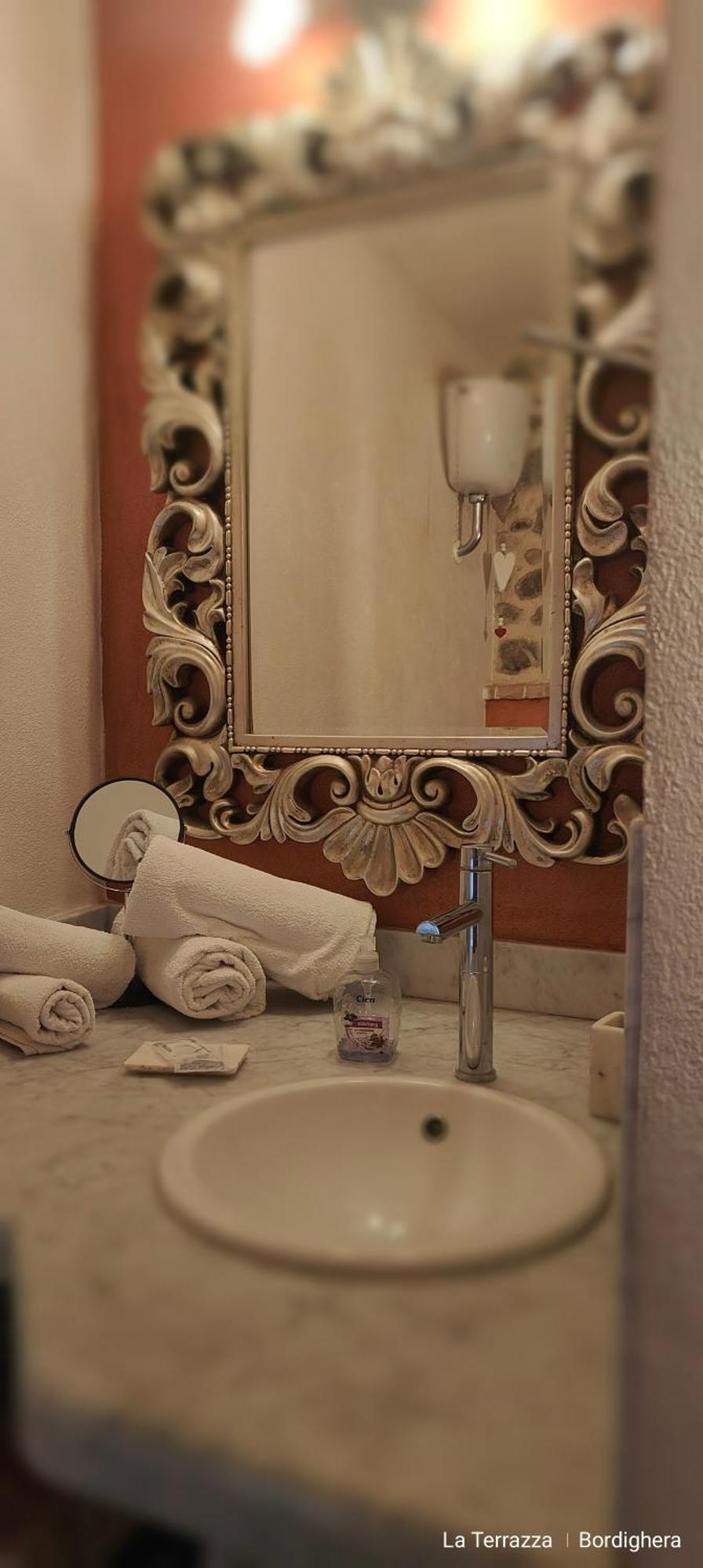 La Terrazza Bed & Breakfast บอร์ดิเกรา ภายนอก รูปภาพ